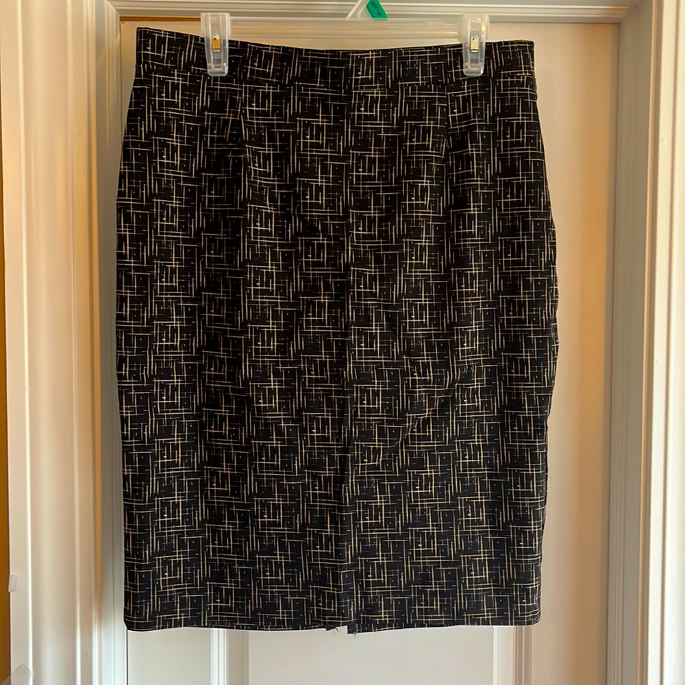 14-16 Vintage Abstract patterned pencil skirt.